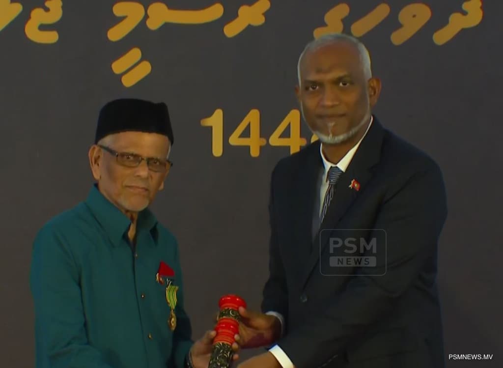 ނިޝާން ދިޔަމިގިލީ ޝަރަފުގެ ޢިއްޒަތް ކަށިމާ އަޙްމަދު ޝާކިރަށް